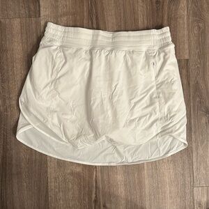 NWOT (inside tag included) lululemon hot shot skirt